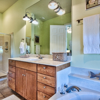 Master Bath, Jacuzzi spa tub, rain shower head